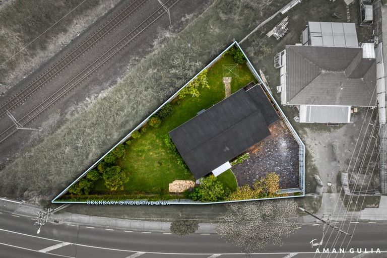 Photo of property in 2/30 Seymour Road, Sunnyvale, Auckland, 0612