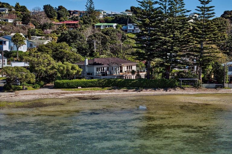 Photo of property in 89 Paremata Road, Paremata, Porirua, 5024