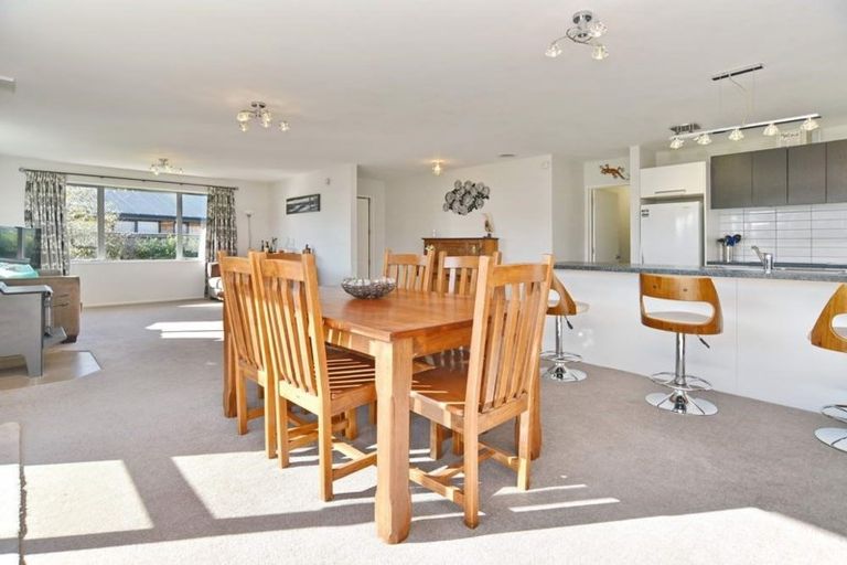 Photo of property in 12 Stonebridge Lane, Oxford, 7430