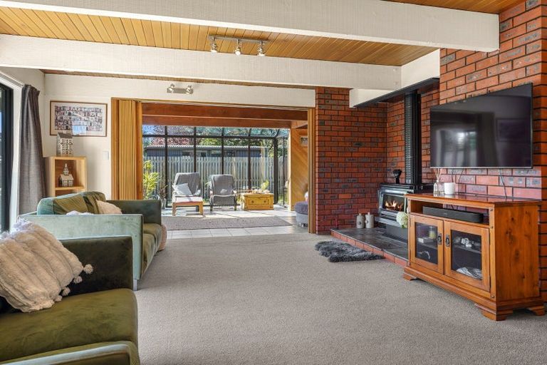 Photo of property in 12 Harrod Place, Rangiora, 7400