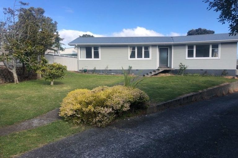 Photo of property in 5 Holly Grove, Maungaraki, Lower Hutt, 5010