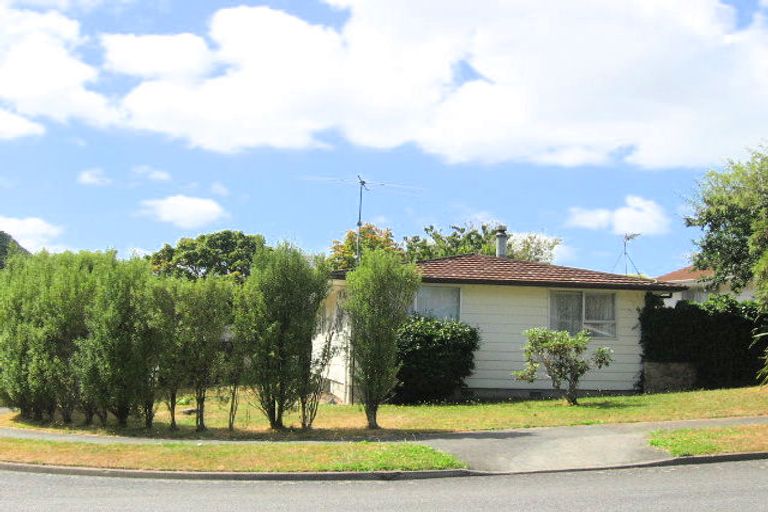 Photo of property in 30 Hartford Crescent, Totara Park, Upper Hutt, 5018