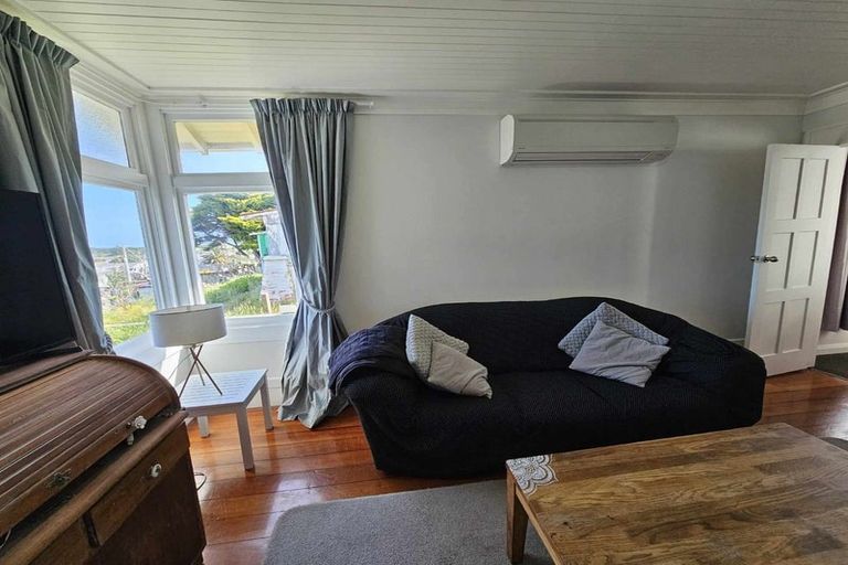 Photo of property in 33 Rangiora Street, Castlecliff, Whanganui, 4501