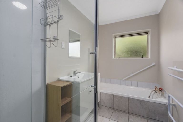 Photo of property in 11 Munroe Road, Ranui, Auckland, 0612