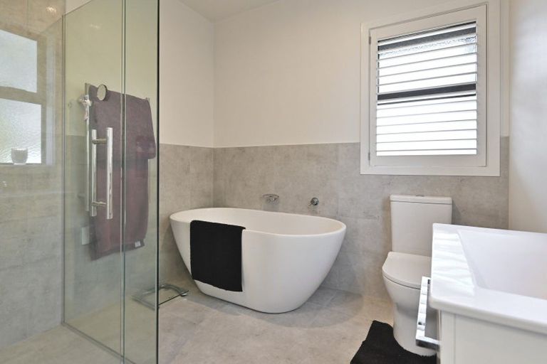 Photo of property in 6 Cape Grove, Haumoana, 4180