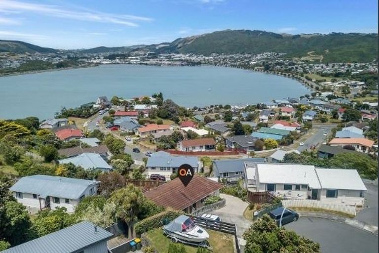 Photo of property in 10 Finn Place, Titahi Bay, Porirua, 5022