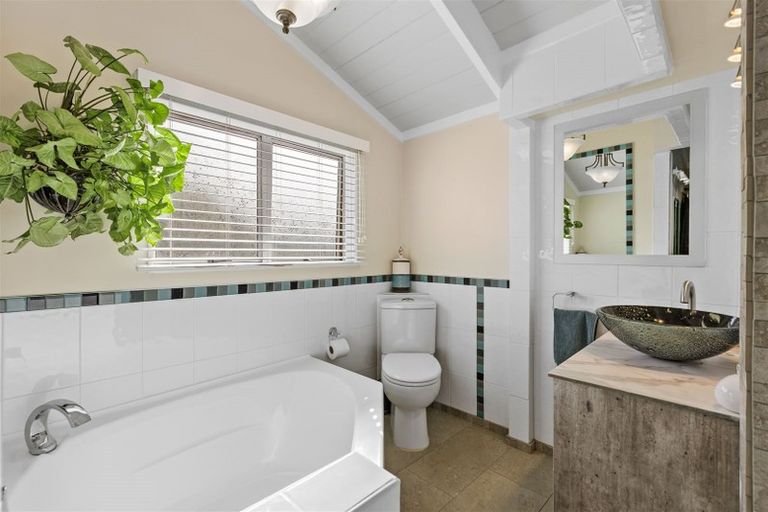 Photo of property in 673 East Coast Road, Browns Bay, Auckland, 0630