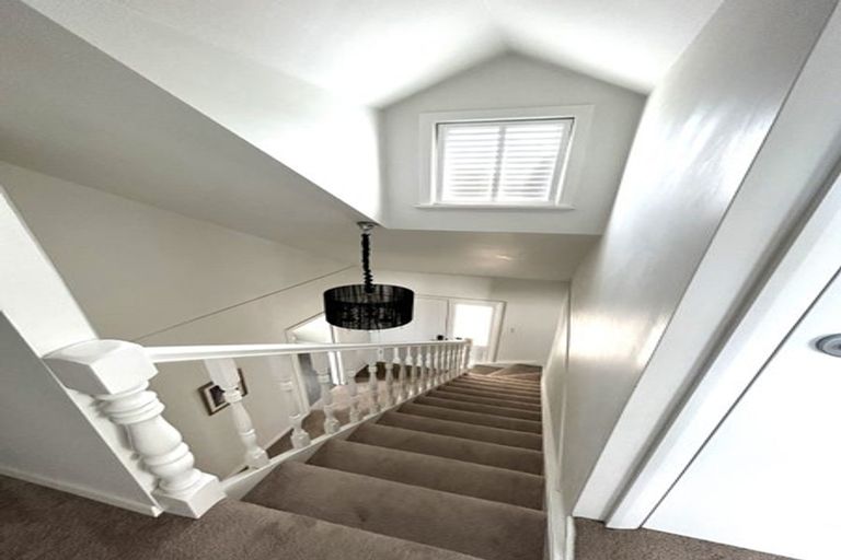 Photo of property in 132 Kohimarama Road, Kohimarama, Auckland, 1071