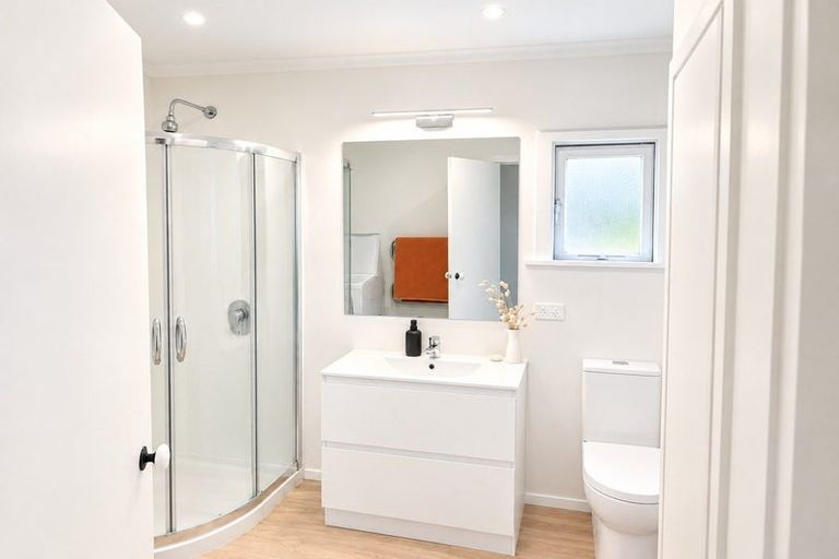 Photo of property in 43a Harbour View Road, Northland, Wellington, 6012