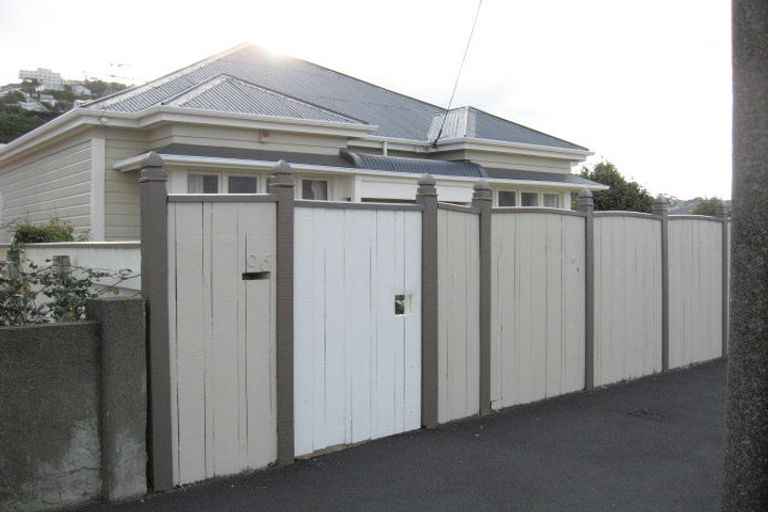 Photo of property in 96 Onepu Road, Lyall Bay, Wellington, 6022
