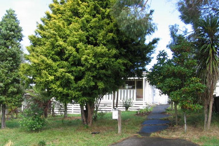 Photo of property in 5 Meadow Crescent, Te Atatu South, Auckland, 0602