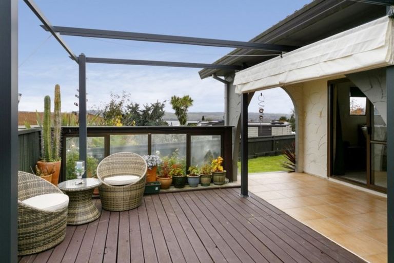 Photo of property in 2 Kew Place, Richmond Heights, Taupo, 3330