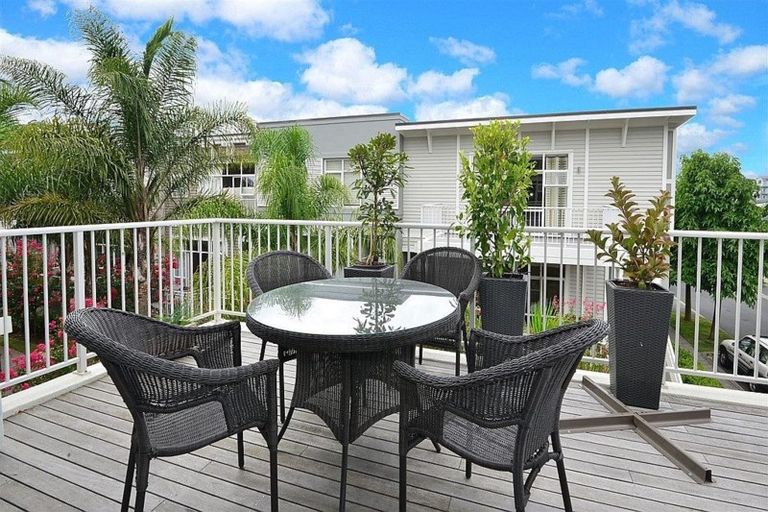 Photo of property in 42 Parkside Drive, Orewa, 0931