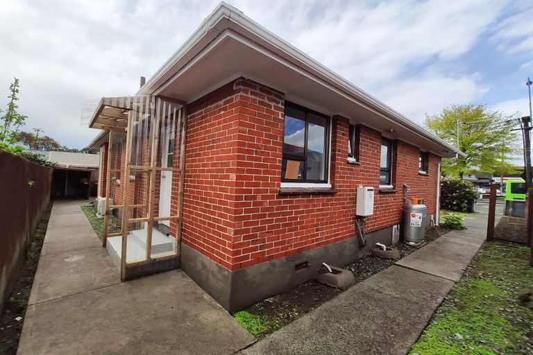 Photo of property in 2/15 Waimairi Road, Upper Riccarton, Christchurch, 8041