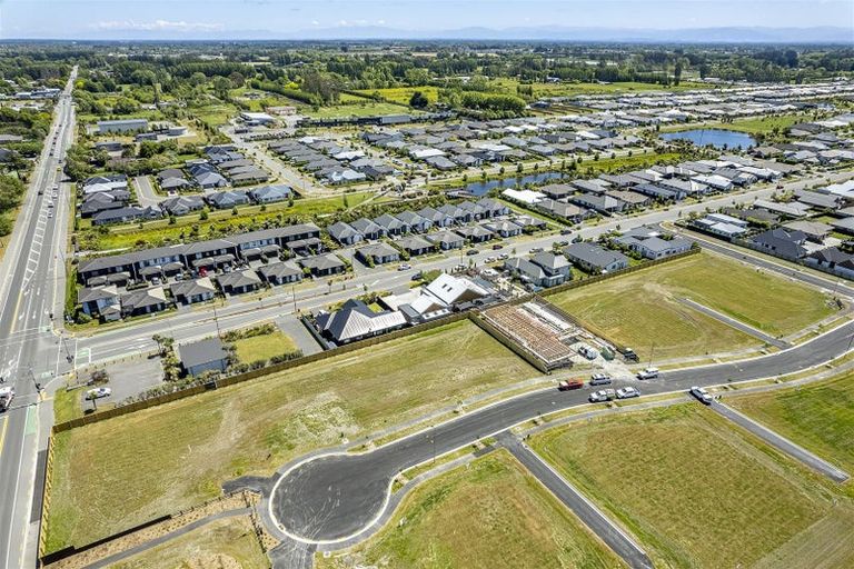 Photo of property in 20 Perehia Mews, Marshland, Christchurch, 8083