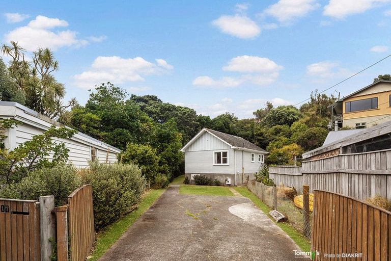 Photo of property in 17 Beach Street, Island Bay, Wellington, 6023