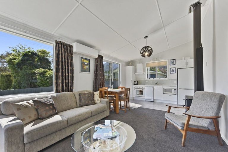 Photo of property in 20 Renata Road, Okiwi Bay, 7193