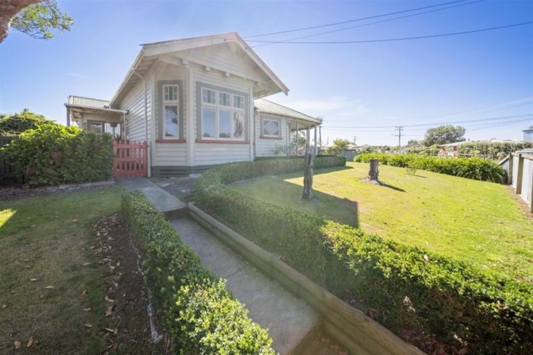 Photo of property in 81 Collins Street, Hawera, 4610