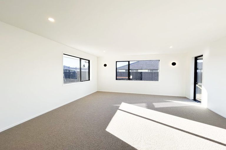 Photo of property in 6 Earl Way, Amberley, 7410