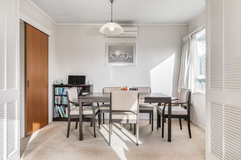 Photo of property in 50 Mayfair Crescent, Mairangi Bay, Auckland, 0630