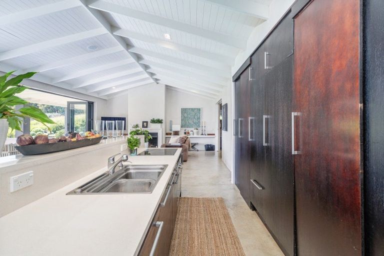 Photo of property in 49 Sarahs Hill, Hahei, Whitianga, 3591