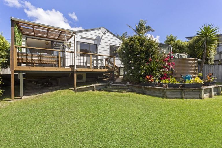 Photo of property in 36 Elliston Crescent, Stanmore Bay, Whangaparaoa, 0932