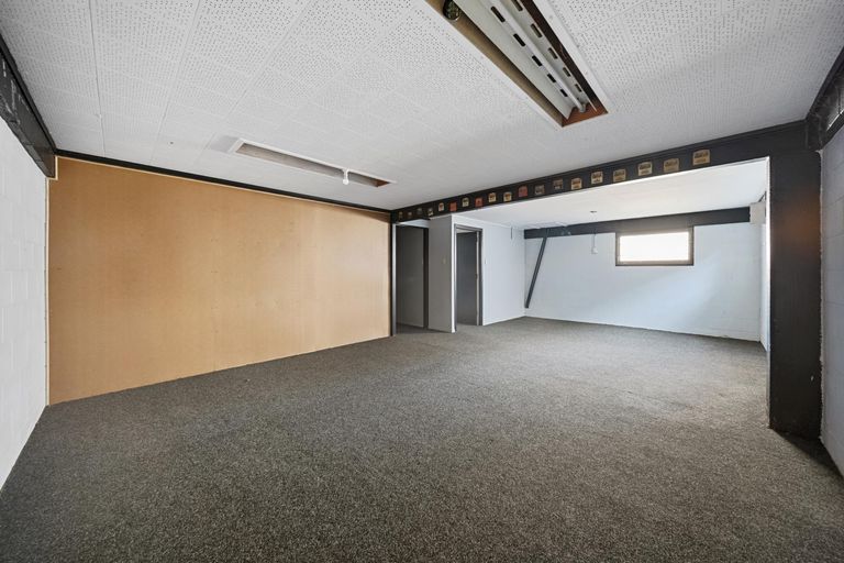 Photo of property in 3 Halberg Street, Glenfield, Auckland, 0629