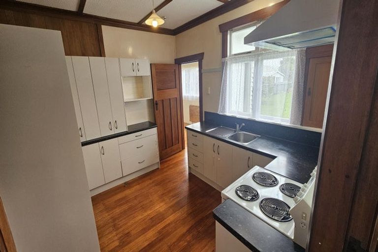 Photo of property in 46 Sackville Street, Fitzroy, New Plymouth, 4312
