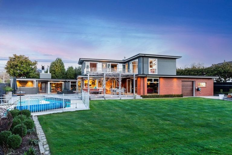 Photo of property in 24a Fendalton Road, Fendalton, Christchurch, 8014