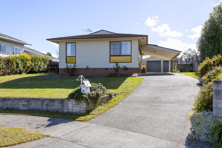 Photo of property in 15 Glengarry Place, Hilltop, Taupo, 3330