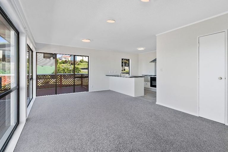 Photo of property in 24 Cathie Place, Karori, Wellington, 6012