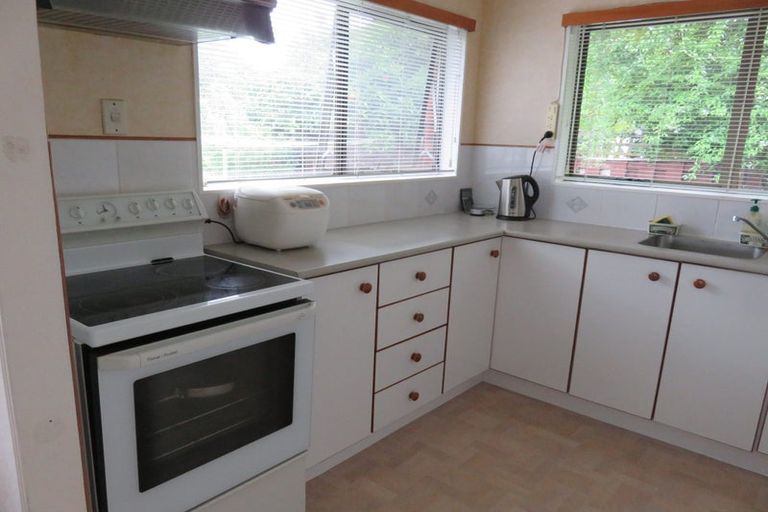 Photo of property in 1b Cairngorm Place, Highland Park, Auckland, 2010