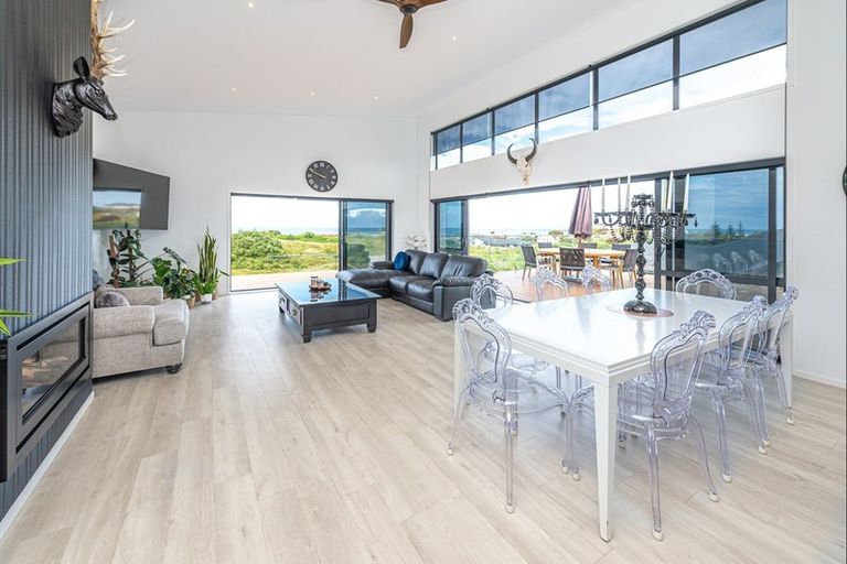 Photo of property in 34 Golf Vue Place, Castlecliff, Whanganui, 4501