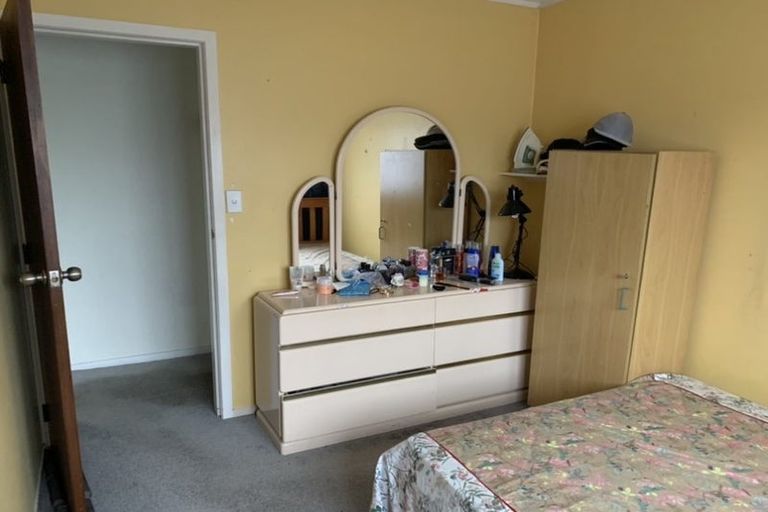 Photo of property in 41 Colchester Crescent, Newlands, Wellington, 6037