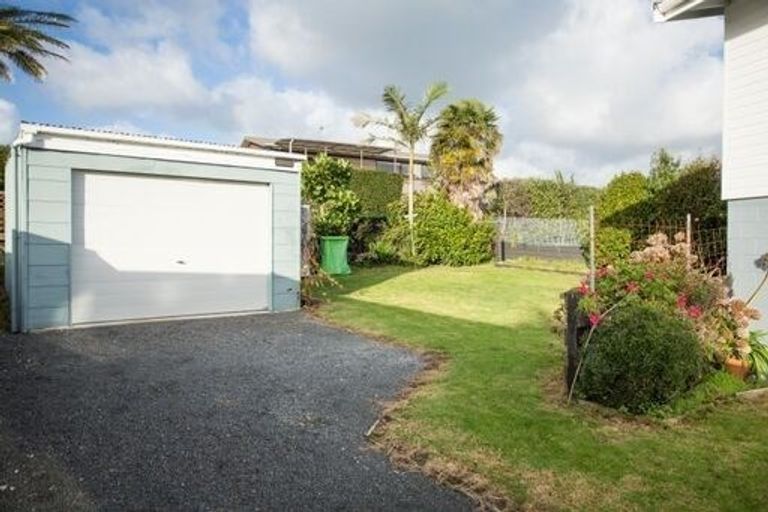 Photo of property in 94 Torkar Road, Clarks Beach, 2122