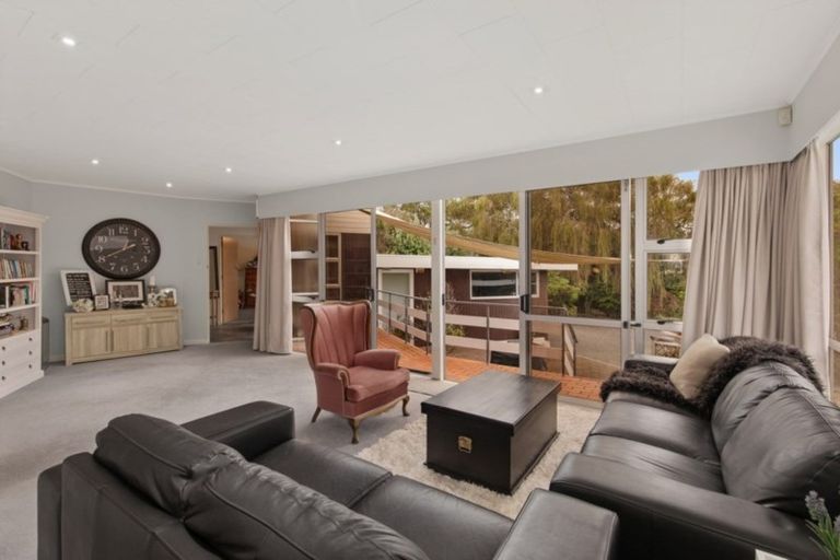 Photo of property in 8 Whites Line West, Woburn, Lower Hutt, 5010