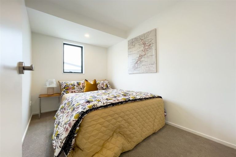 Photo of property in 25b Crestview Rise, Papakura, 2110