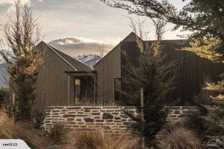 Photo of property in 48 Falconer Rise, Jacks Point, Queenstown, 9371