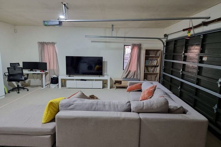 Photo of property in 13b Sunnydale Place, Oteha, Auckland, 0632