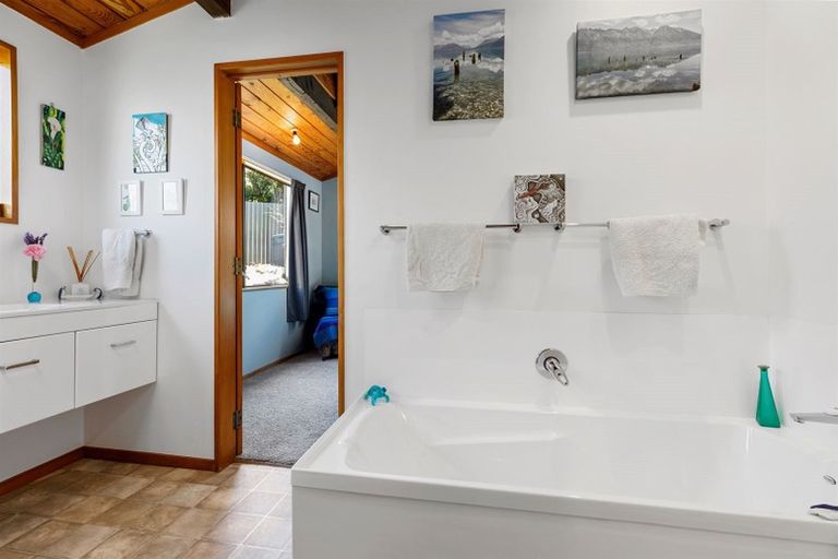 Photo of property in 204 Cambridge Road, Bethlehem, Tauranga, 3110