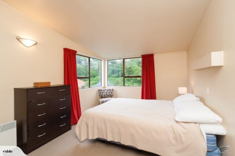 Photo of property in 124 Onslow Road, Khandallah, Wellington, 6035