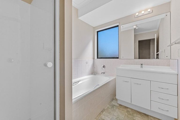 Photo of property in 19 Emmerdale Avenue, Papakura, 2110