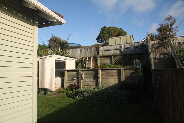 Photo of property in 6 Waikato Street, Island Bay, Wellington, 6023