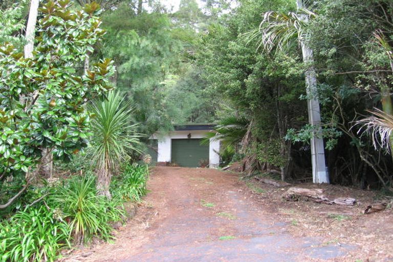 Photo of property in 2 Opou Road, Titirangi, Auckland, 0604