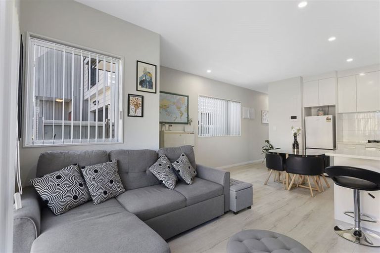 Photo of property in 27 Matakohe Road, Westgate, Auckland, 0814