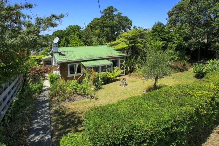 Photo of property in 124 Arran Road, Browns Bay, Auckland, 0630