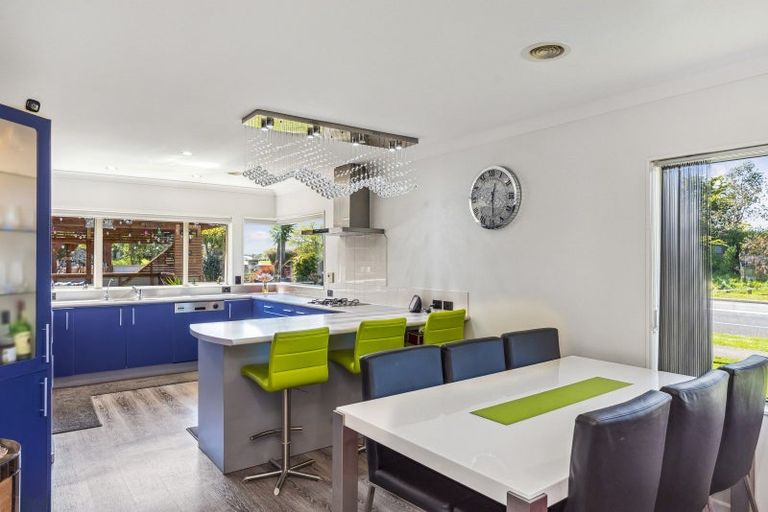 Photo of property in 170 Guildford Drive, Paraparaumu Beach, Paraparaumu, 5032