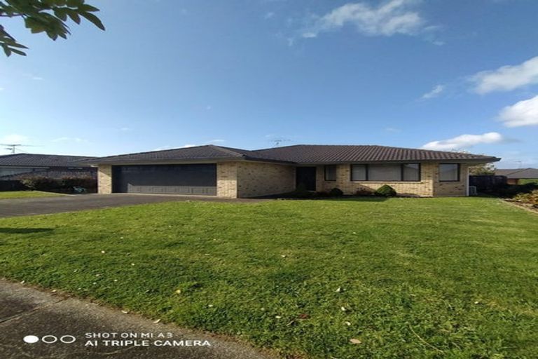 Photo of property in 24 Woodcroft Way, Pukekohe, 2120