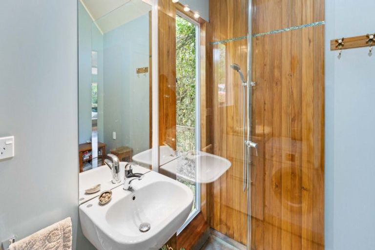 Photo of property in 2447 Port Waikato-waikaretu Road, Waikaretu, Tuakau, 2695