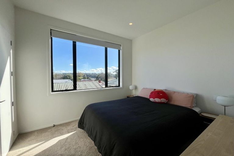 Photo of property in 27d Dawnhaven Drive, Te Atatu Peninsula, Auckland, 0610